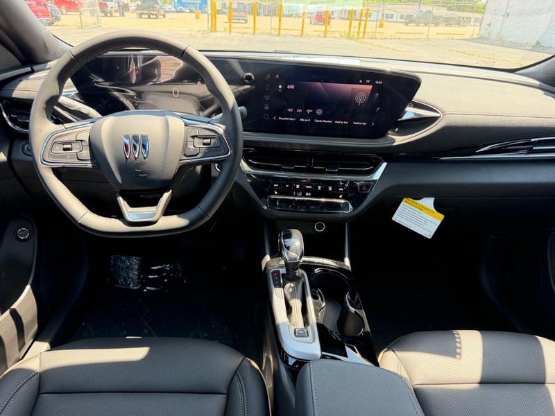 Buick Envista Vehicle Full-screen Gallery Image 9