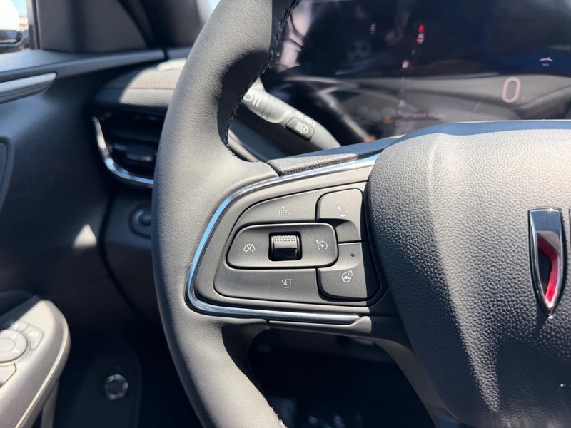 Buick Envista Vehicle Full-screen Gallery Image 11
