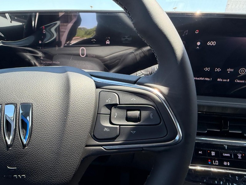 Buick Envista Vehicle Full-screen Gallery Image 12
