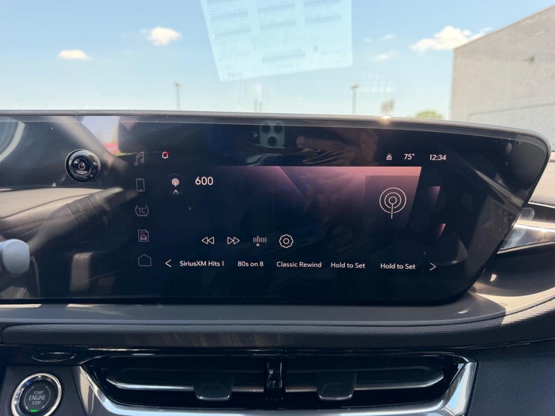 Buick Envista Vehicle Full-screen Gallery Image 13