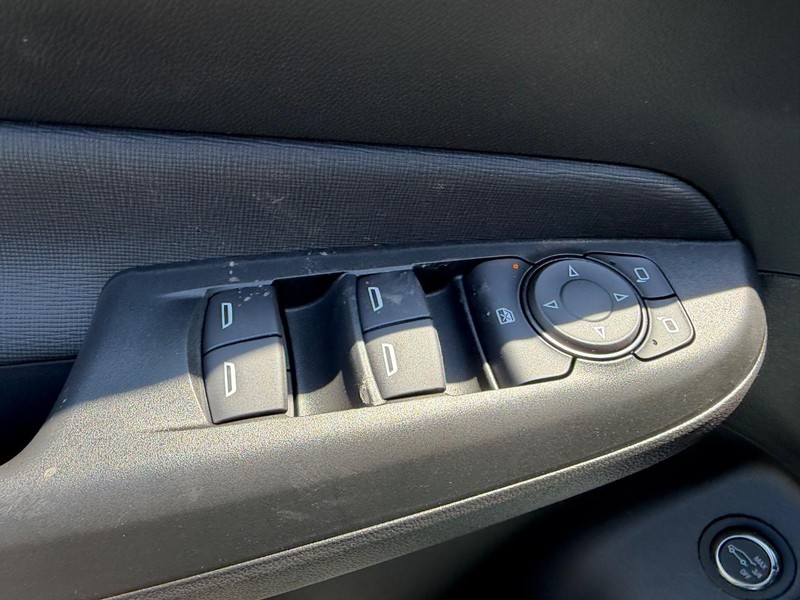 Buick Envista Vehicle Full-screen Gallery Image 17
