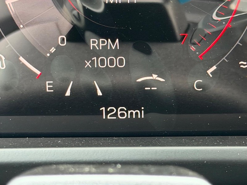 GMC Acadia Vehicle Full-screen Gallery Image 23