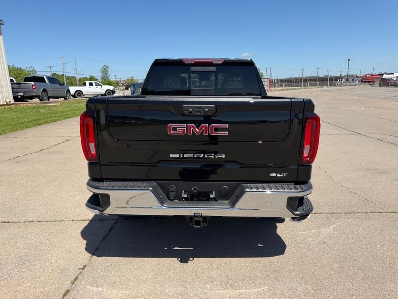 GMC Sierra 1500 Vehicle Full-screen Gallery Image 4