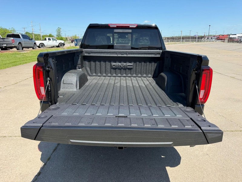 GMC Sierra 1500 Vehicle Full-screen Gallery Image 5