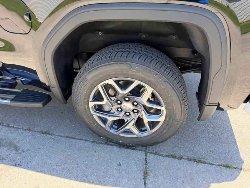 GMC Sierra 1500 Vehicle Full-screen Gallery Image 6