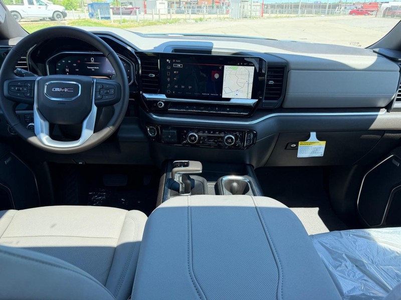 GMC Sierra 1500 Vehicle Full-screen Gallery Image 9