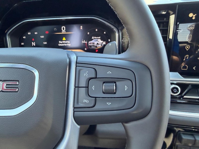 GMC Sierra 1500 Vehicle Full-screen Gallery Image 12