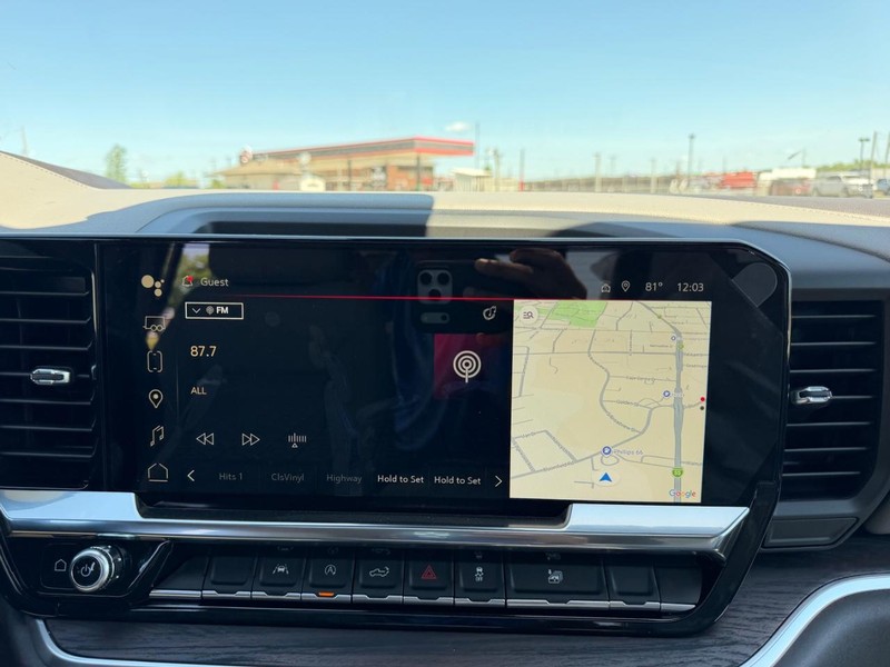 GMC Sierra 1500 Vehicle Full-screen Gallery Image 13