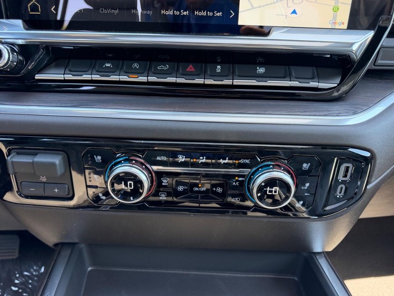 GMC Sierra 1500 Vehicle Full-screen Gallery Image 14