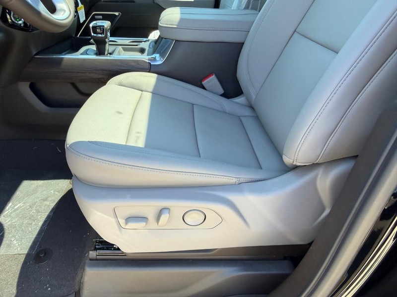 GMC Sierra 1500 Vehicle Full-screen Gallery Image 19