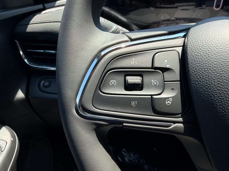Buick Envista Vehicle Full-screen Gallery Image 10