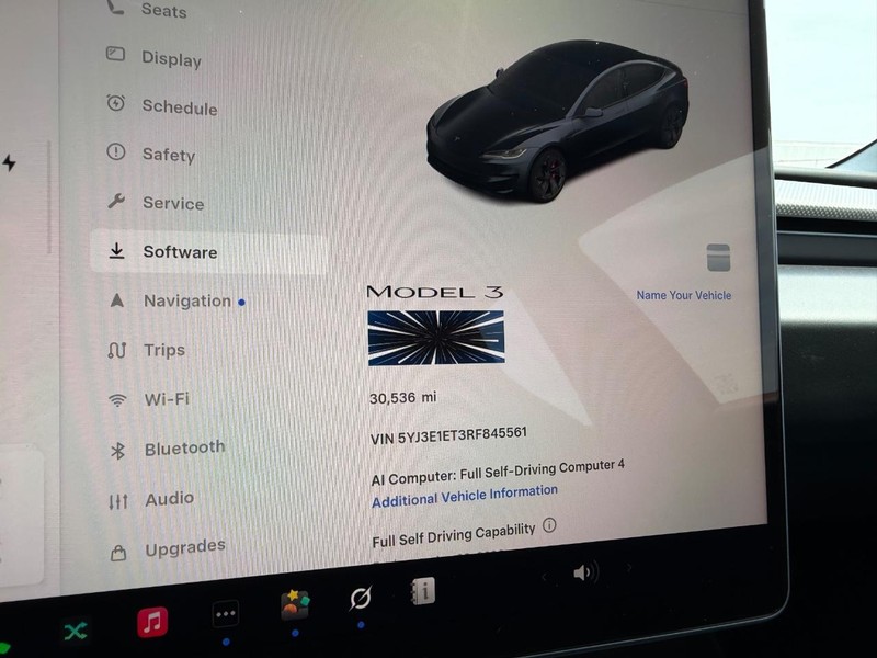 Tesla Model 3 Vehicle Full-screen Gallery Image 20