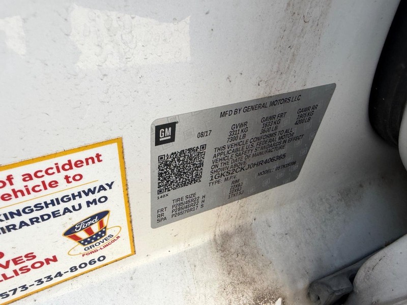 GMC Yukon Vehicle Full-screen Gallery Image 25