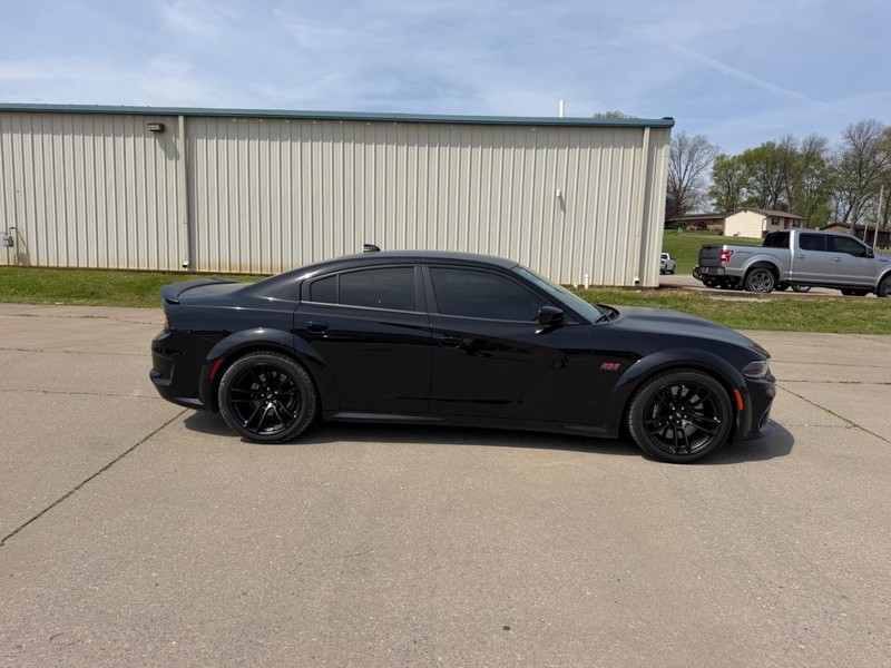 Dodge Charger Vehicle Full-screen Gallery Image 2