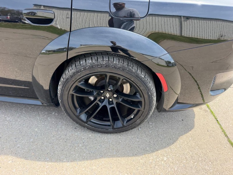 Dodge Charger Vehicle Full-screen Gallery Image 6