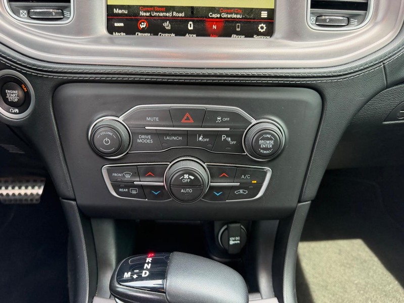 Dodge Charger Vehicle Full-screen Gallery Image 13