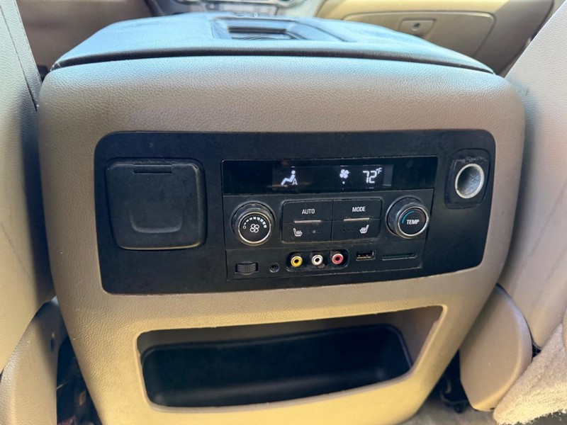 Chevrolet Tahoe Vehicle Full-screen Gallery Image 10