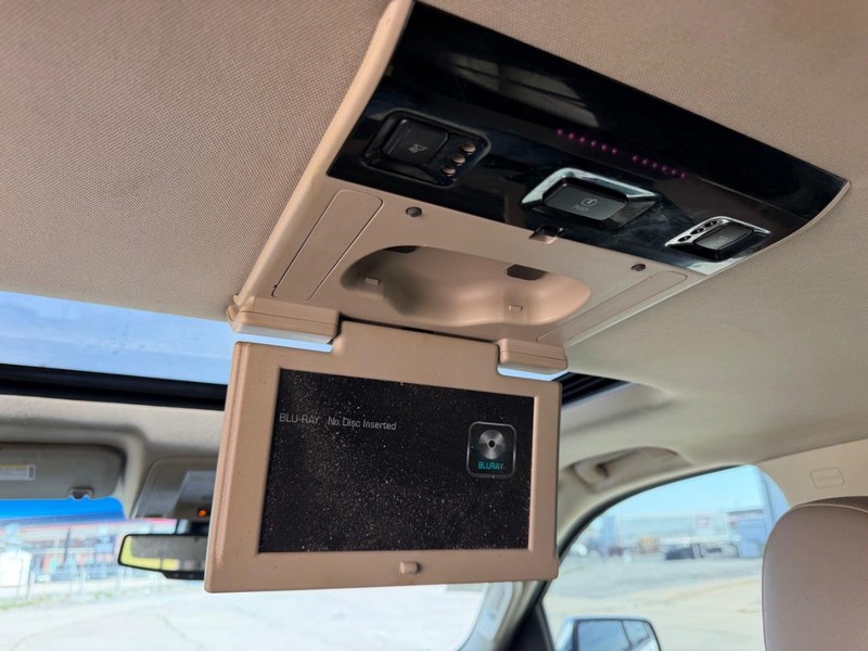 Chevrolet Tahoe Vehicle Full-screen Gallery Image 11