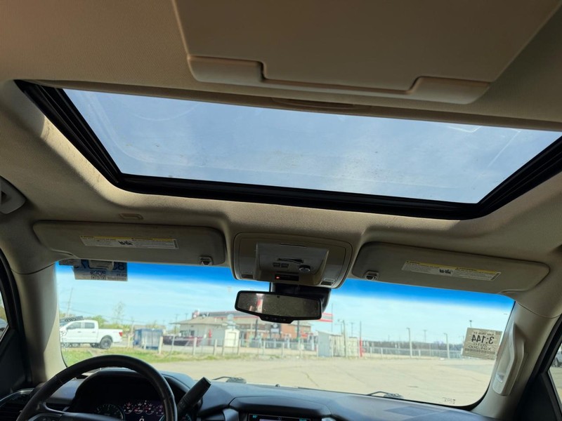 Chevrolet Tahoe Vehicle Full-screen Gallery Image 12