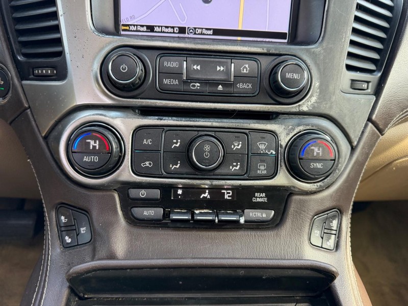 Chevrolet Tahoe Vehicle Full-screen Gallery Image 18