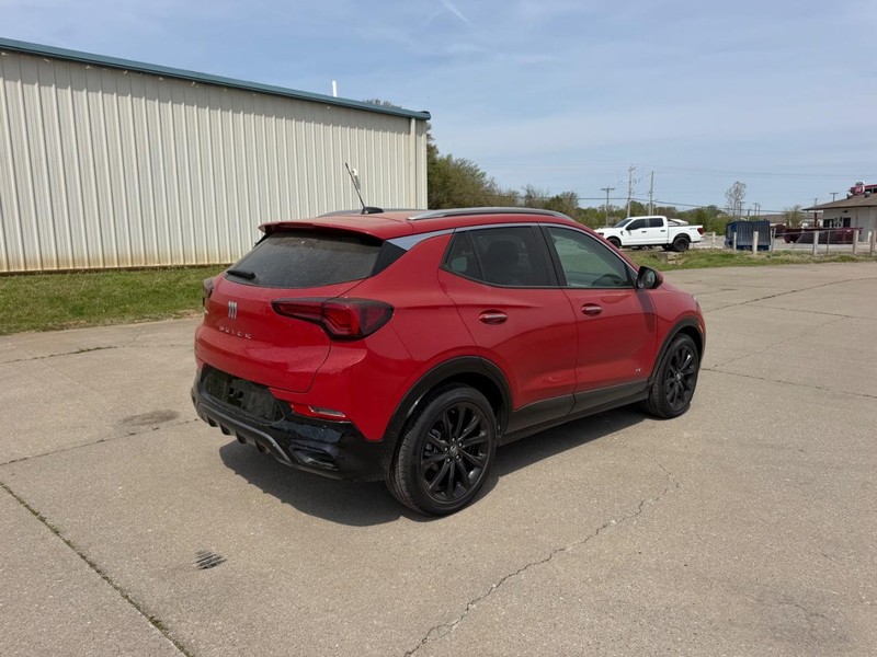 Buick Encore GX Vehicle Full-screen Gallery Image 3