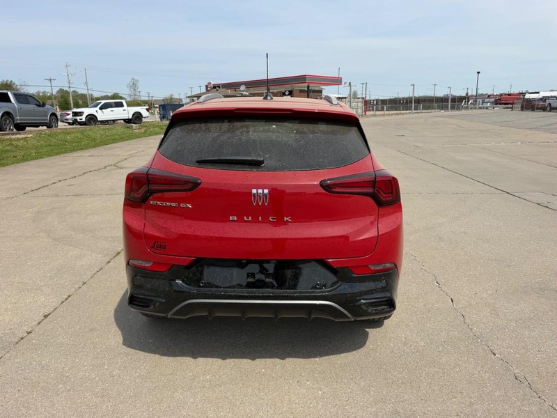 Buick Encore GX Vehicle Full-screen Gallery Image 4