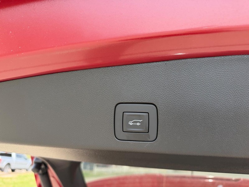 Buick Encore GX Vehicle Full-screen Gallery Image 6