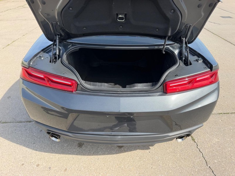 Chevrolet Camaro Vehicle Full-screen Gallery Image 5