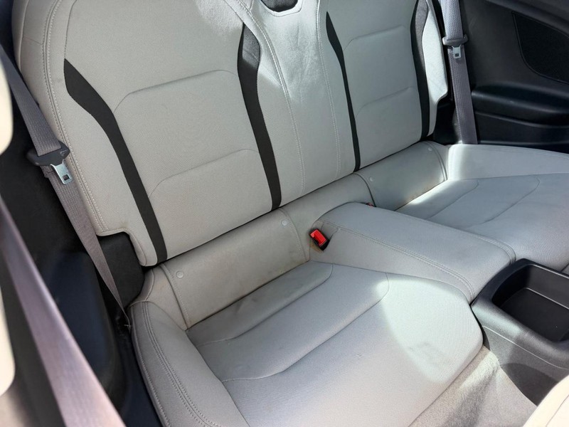 Chevrolet Camaro Vehicle Full-screen Gallery Image 7