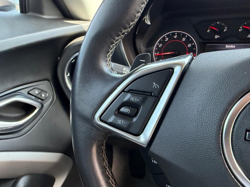 Chevrolet Camaro Vehicle Full-screen Gallery Image 10