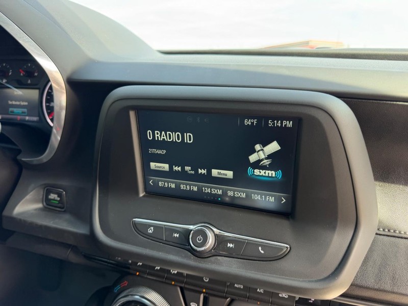 Chevrolet Camaro Vehicle Full-screen Gallery Image 12