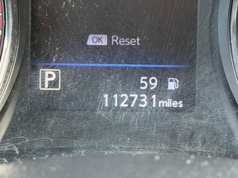 Nissan Rogue Vehicle Full-screen Gallery Image 19