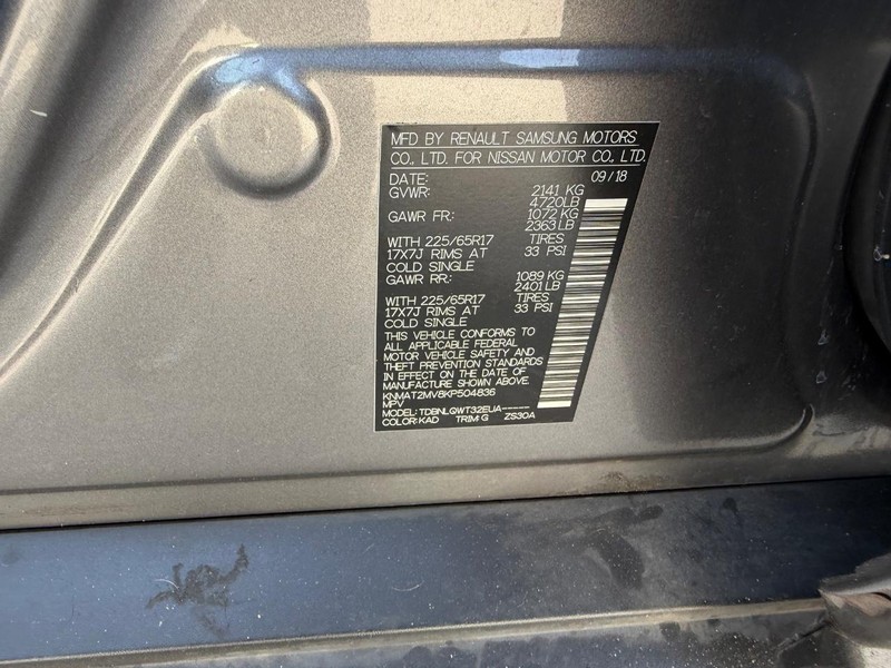 Nissan Rogue Vehicle Full-screen Gallery Image 21