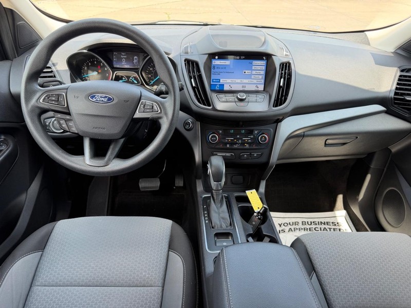 Ford Escape Vehicle Full-screen Gallery Image 8