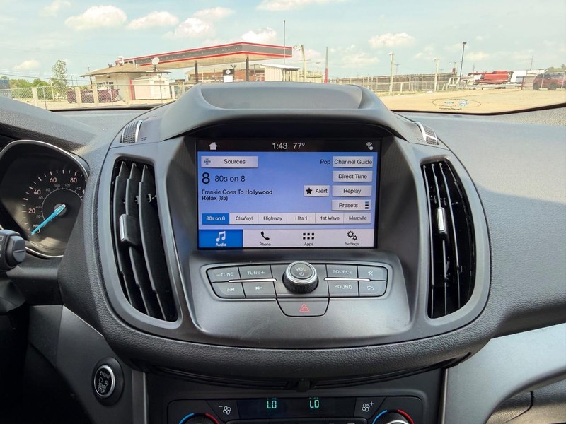 Ford Escape Vehicle Full-screen Gallery Image 12