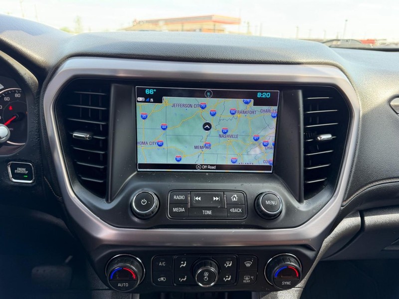 GMC Acadia Vehicle Full-screen Gallery Image 14