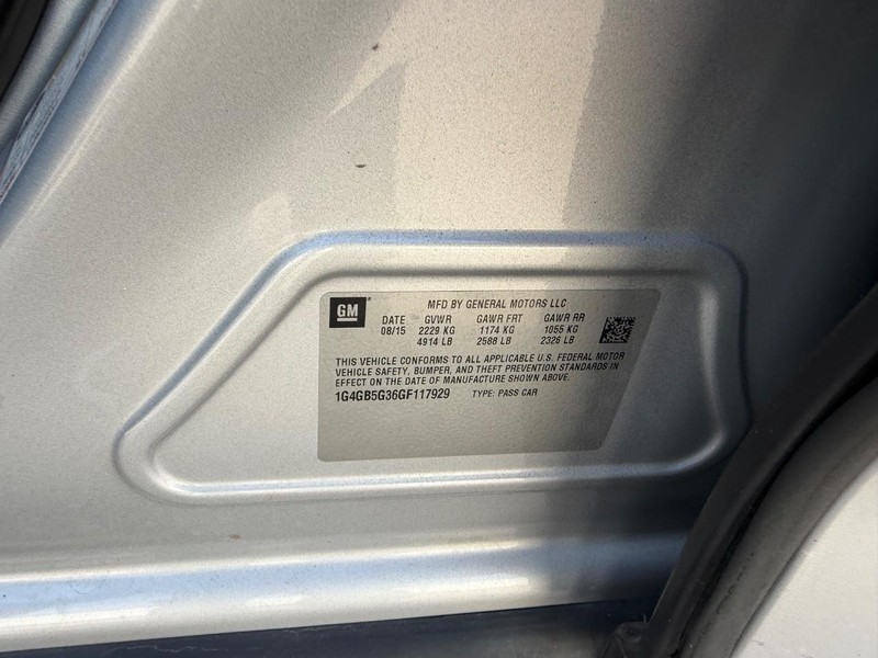 Buick LaCrosse Vehicle Full-screen Gallery Image 19