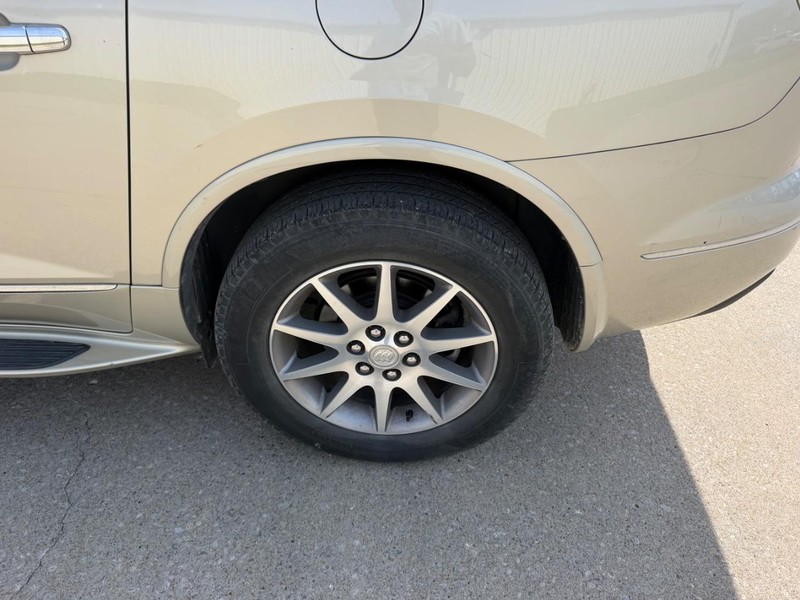 Buick Enclave Vehicle Full-screen Gallery Image 7