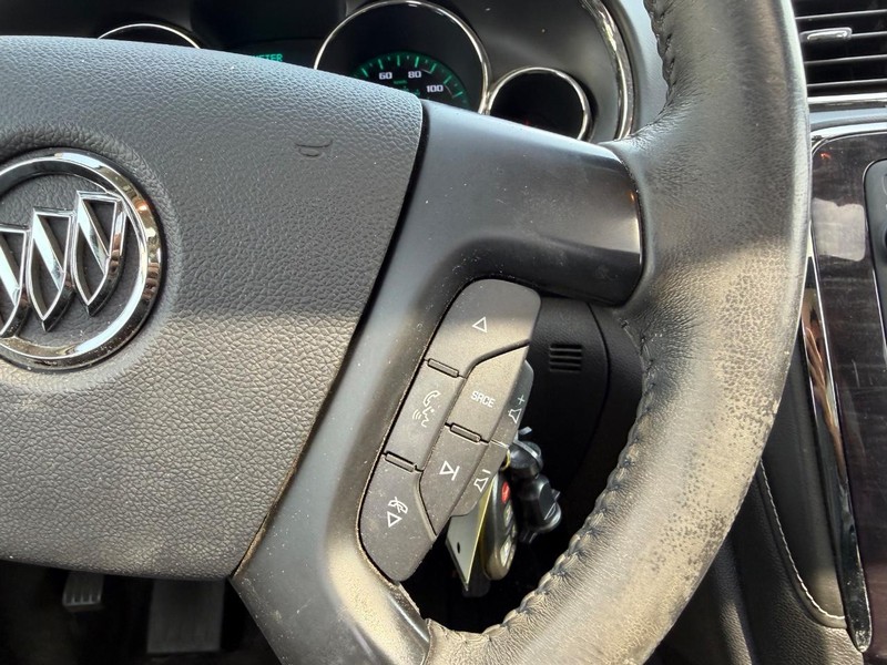 Buick Enclave Vehicle Full-screen Gallery Image 15