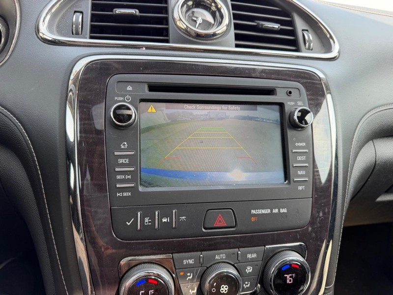 Buick Enclave Vehicle Full-screen Gallery Image 24