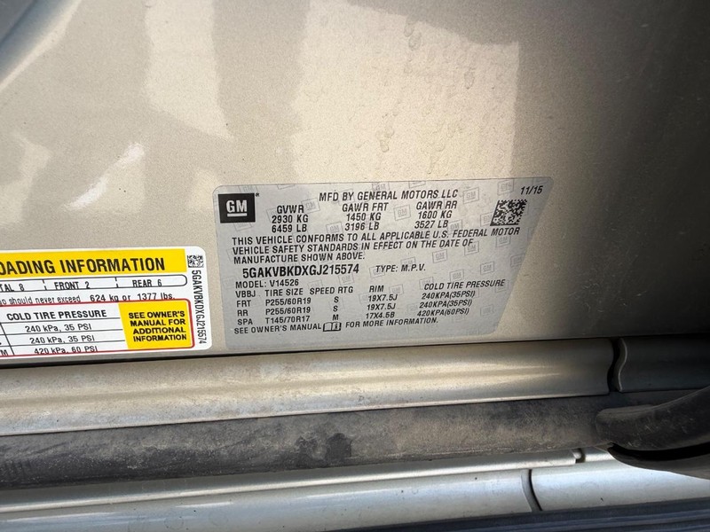 Buick Enclave Vehicle Full-screen Gallery Image 25