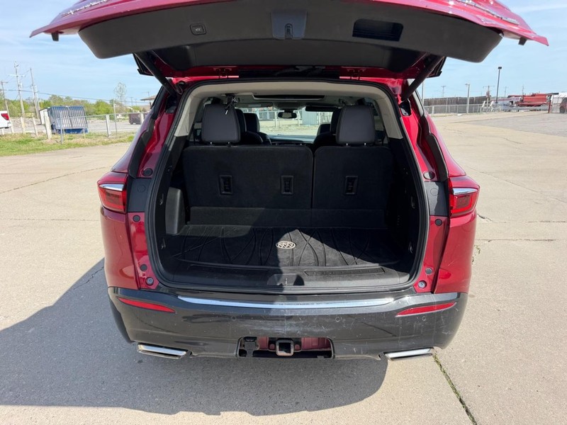 Buick Enclave Vehicle Full-screen Gallery Image 5