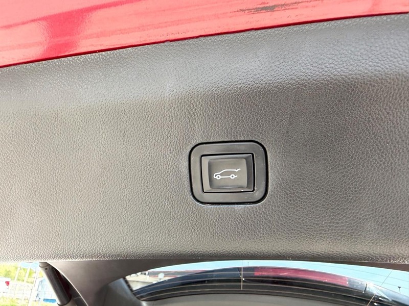 Buick Enclave Vehicle Full-screen Gallery Image 6