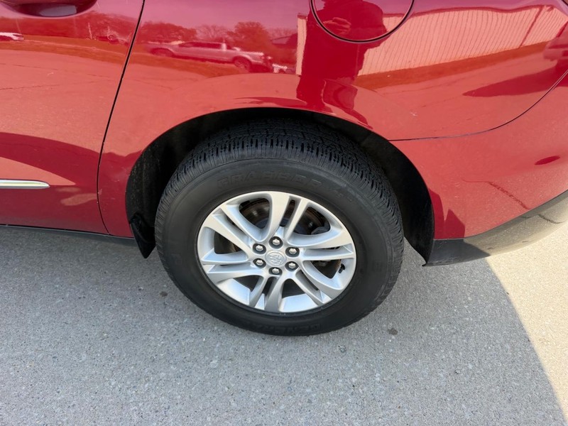 Buick Enclave Vehicle Full-screen Gallery Image 7