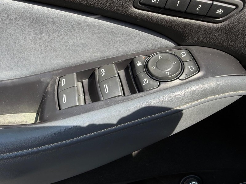 Buick Enclave Vehicle Full-screen Gallery Image 20