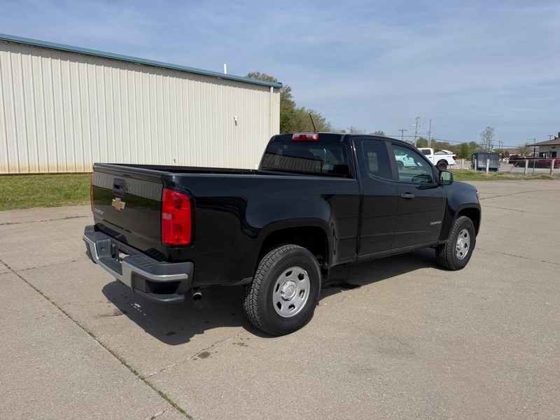 Chevrolet Colorado Vehicle Full-screen Gallery Image 3