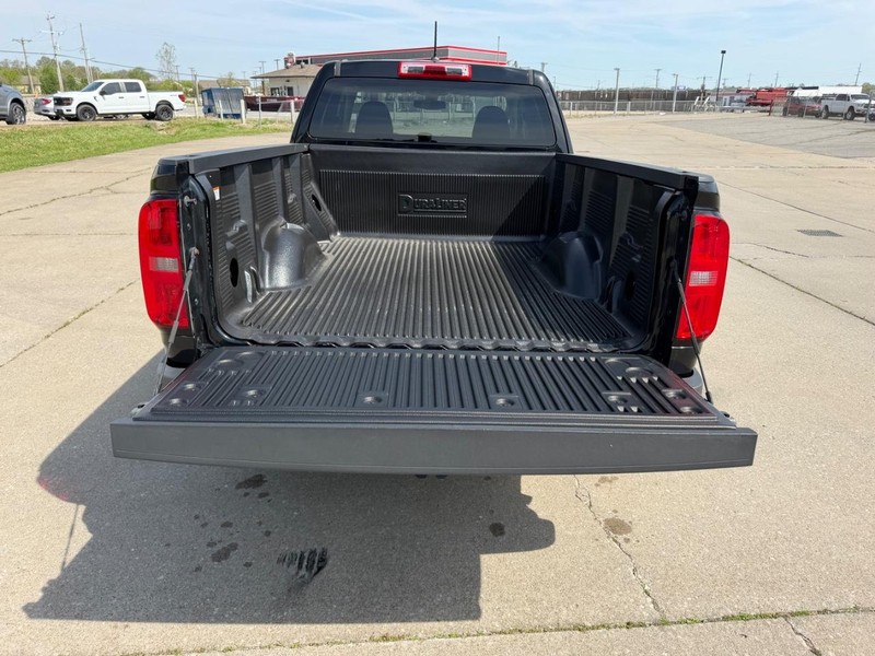 Chevrolet Colorado Vehicle Full-screen Gallery Image 5