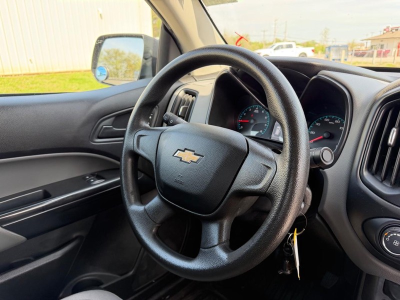 Chevrolet Colorado Vehicle Full-screen Gallery Image 8