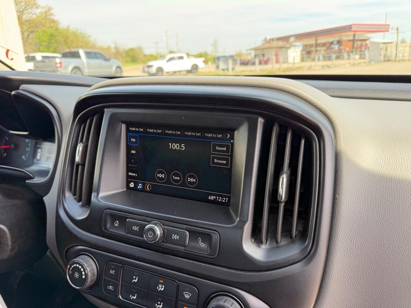 Chevrolet Colorado Vehicle Full-screen Gallery Image 9