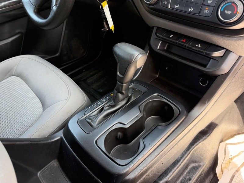 Chevrolet Colorado Vehicle Full-screen Gallery Image 11